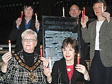 Lou Hart, Prof David Cesarani, Rabbi Janet Burden, Mayor Jill Fraser and Dr Edie Friedman at the Holocaust Memorial Day ceremony in the Town Hall  