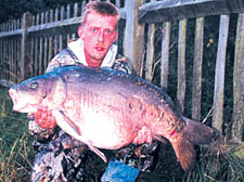 Andy Stone – latest claimant to the Heath anglers’ crown with his 37lb beast