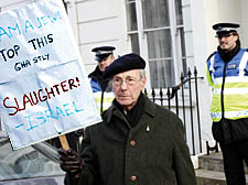 Leslie Baruch Brent outside the Foreign Secretary's home
