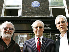 Nicholas Parsons with plaque designer Ned Heywood (left) and Ricci de Freitas