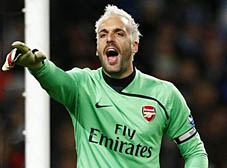Spanish keeper Manuel Almunia was a hero as Arsenal defeated Roma in the Champions League