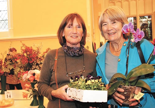 Diana Miller and Tessa Hanxwell, who won second prize for flowering plants