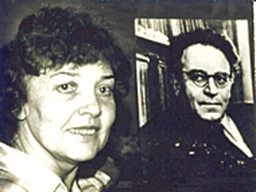 Yekaterina Korotkova-Grossman with a portrait of Vasily Grossman