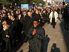 Dainton's funeral, Thousands walk down Holloway Rd