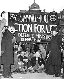 Scott and Bertrand Russell protest at the MoD