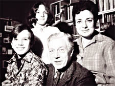 Left: Cecil Day-Lewis in 1968 with his wife, Jill, and children Daniel and Tamasin