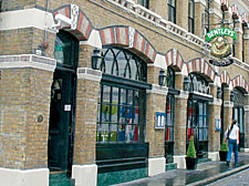 Bentley&rsquo;s Oyster Bar and Grill
