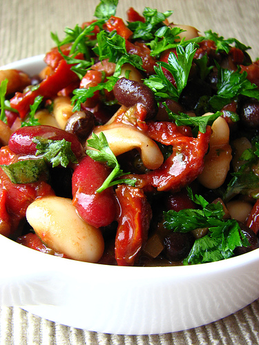 Tomato, Chard and Sunflower Seed Pasta�