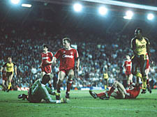 Michael Thomas scores the dramatic late goal that won the league title for Arsenal in 1989