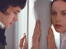 Ben Wishaw as Keats and Abbie Cornish as Fanny in Bright Star