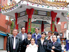 Chinatown traders beside the threatened Pagoda in Lisle Street