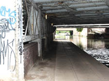The towpath under the Regent's Canal bridge