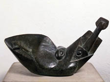 Henri Gaudier-Brzeska, Bird Swallowing a Fish, 1914 (cast made in 1964) Bronze 31.7 x 60 x 29 cm Kettle’s Yard, University of Cambridge Photo Peter Mennim 